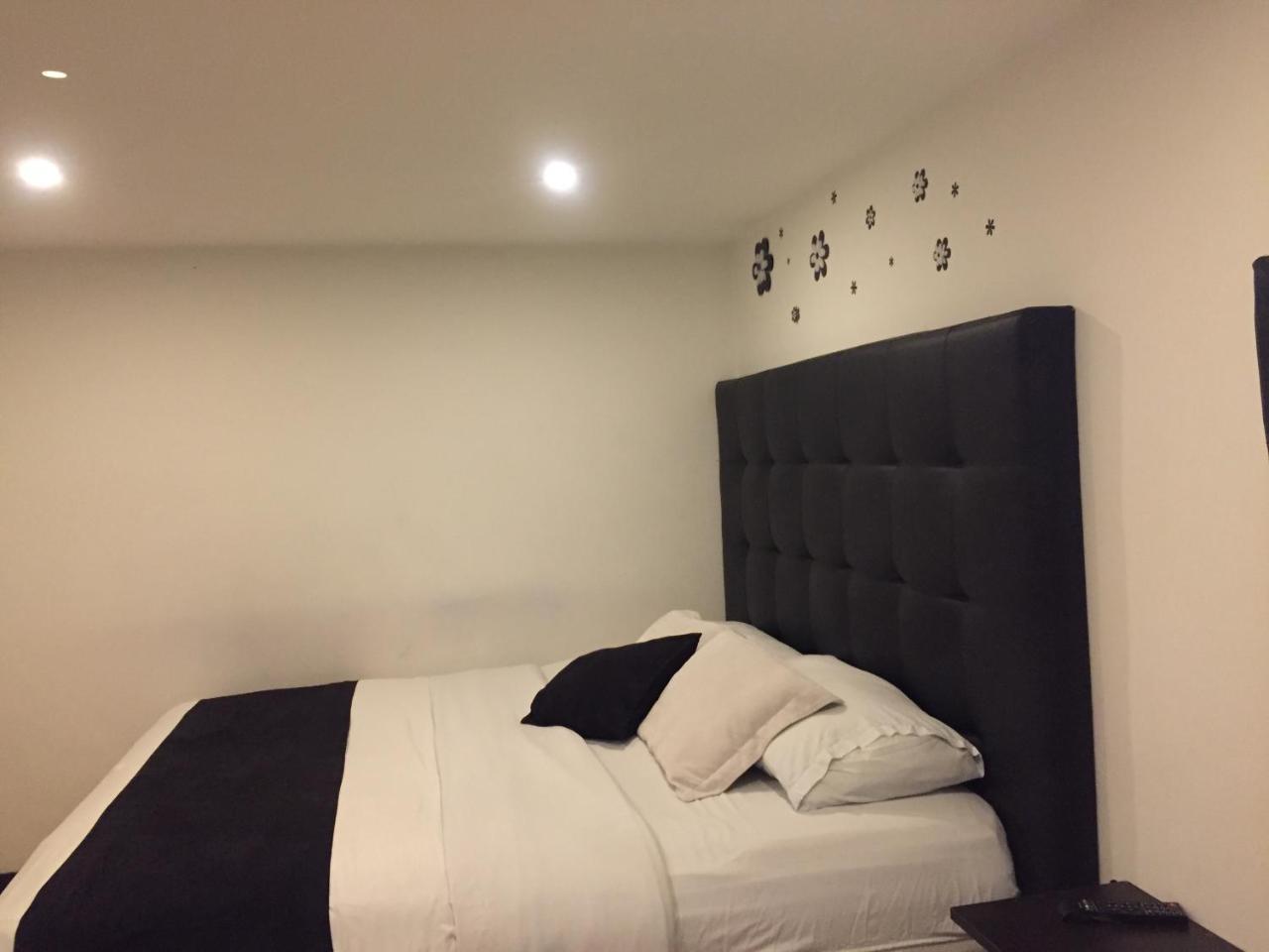 Hotel Montecarlo Boutique ボゴタ エクステリア 写真
